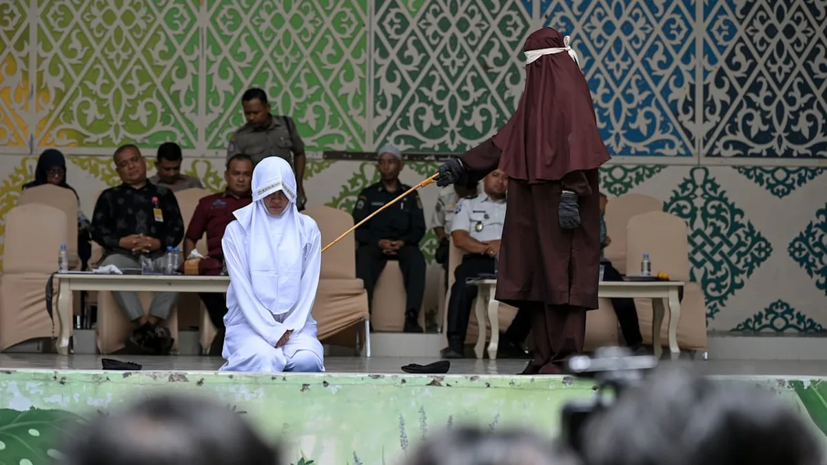 Nach Scharia-Recht in Indonesien - Sex außerhalb der Ehe? Frauen ausgepeitscht