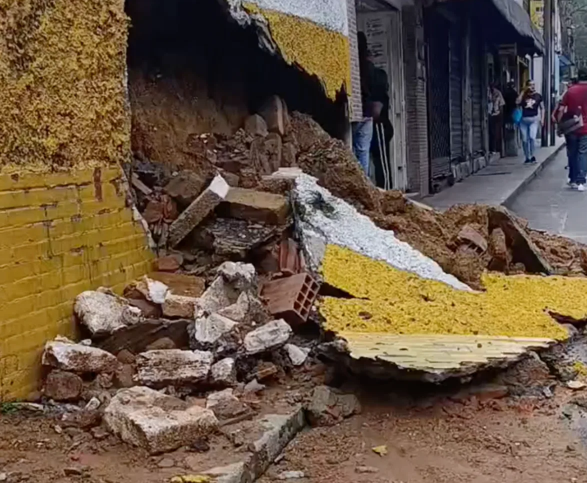 Al menos 100 viviendas resultaron afectadas en Los Teques tras fuertes lluvias