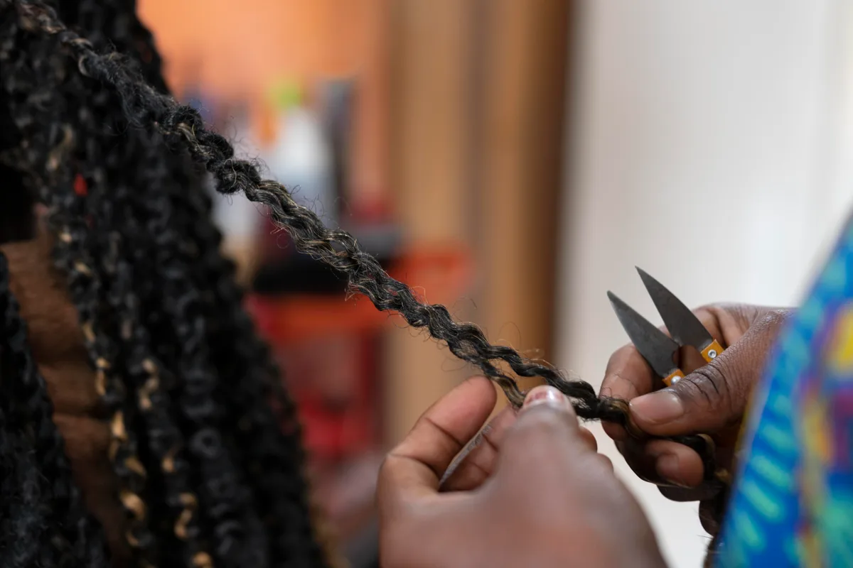 Instituto abre 100 vagas para curso gratuito de dreads em Salvador