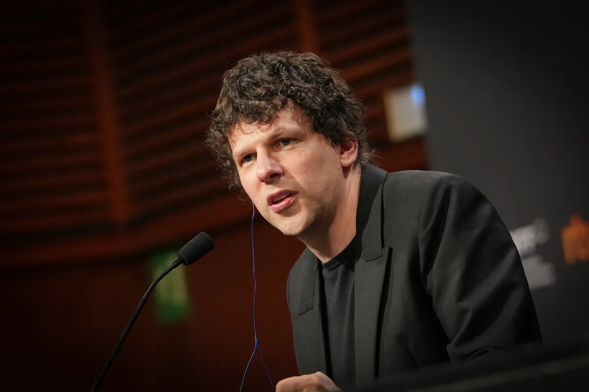 Jesse Eisenberg on ‘The Debut’ and How Community Theater Saved Him as a ‘Shy’ Child Who Was ‘Made Fun of in School’: ‘Suddenly Everyone Was So Nice’