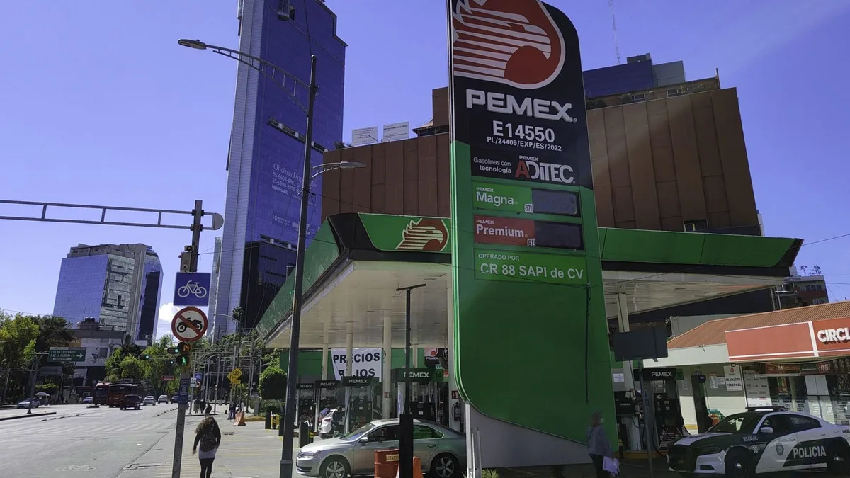 Nacionales: así quedó el precio de la gasolina hoy en México