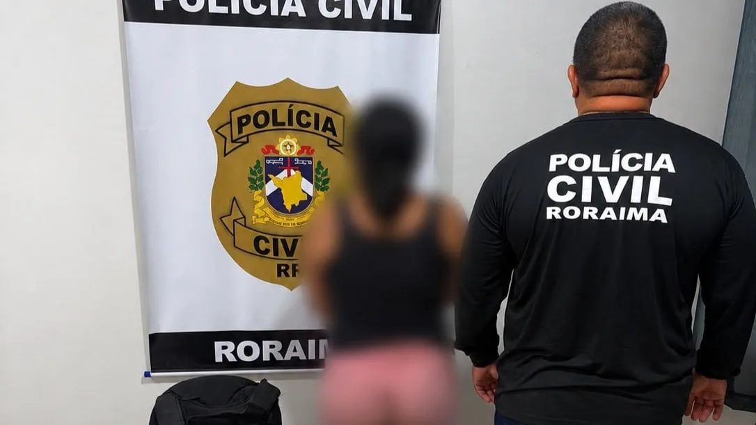Mulher suspeita de vender drogas em ponto de churrasquinho é presa com R$ 3,9 mil durante operação em Mucajaí