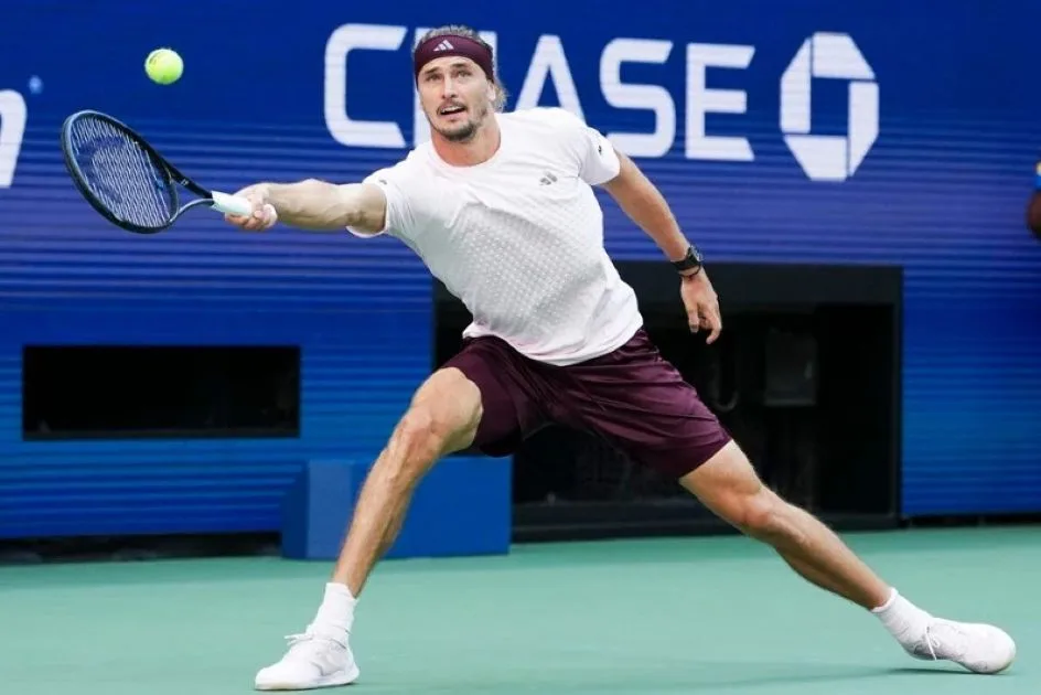 Zverev volta à final do US Open e se aproxima do número 1