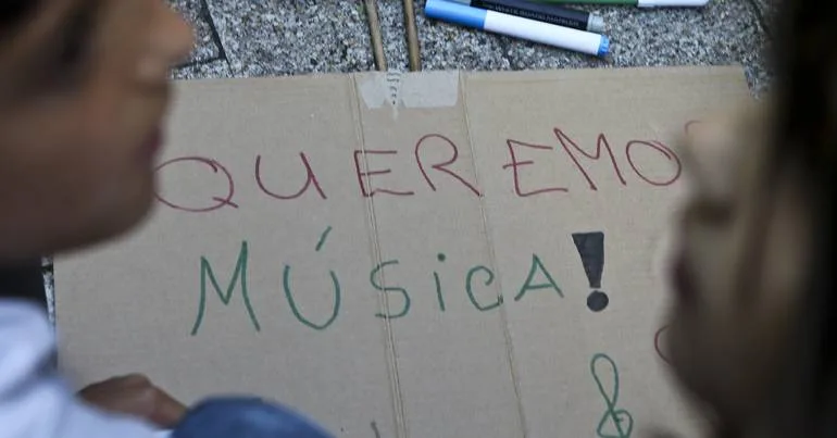 Fenprof exige fim da precariedade no ensino artístico