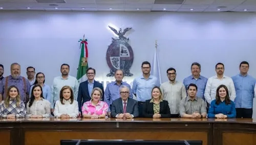 Rubén Rocha Moya se reúne con su gabinete; restituye a Yeraldine Bonilla como secretaria de Gobierno