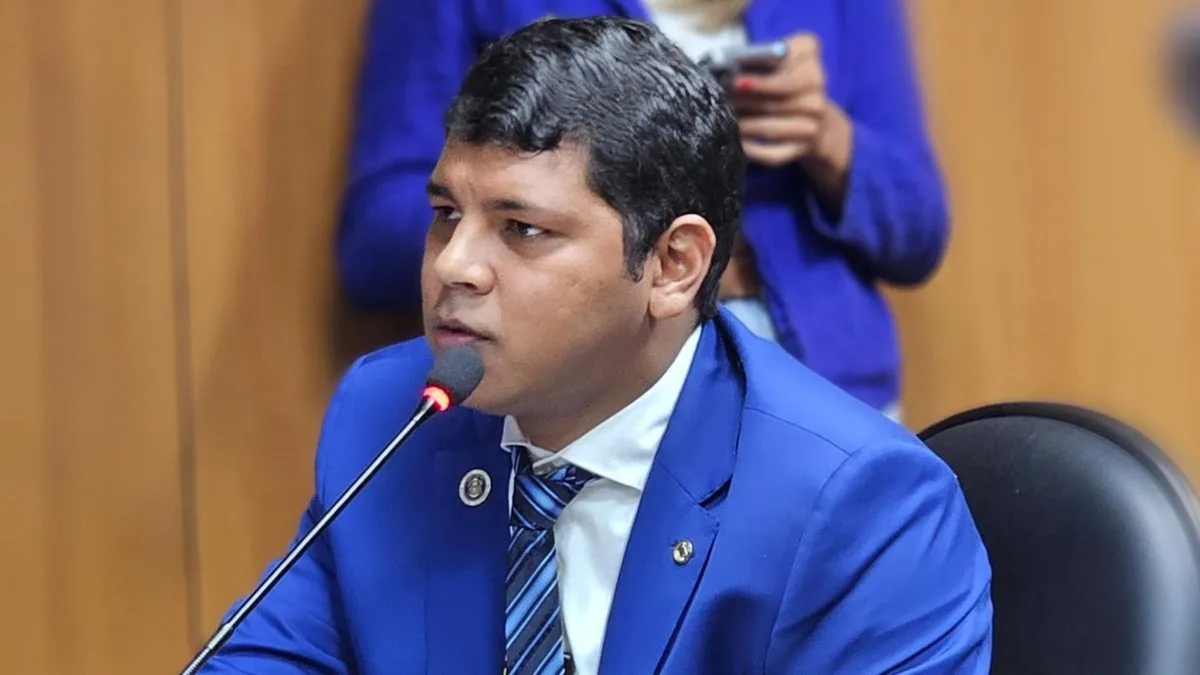 TRE-BA manda suspender Instagram do deputado Diego Castro