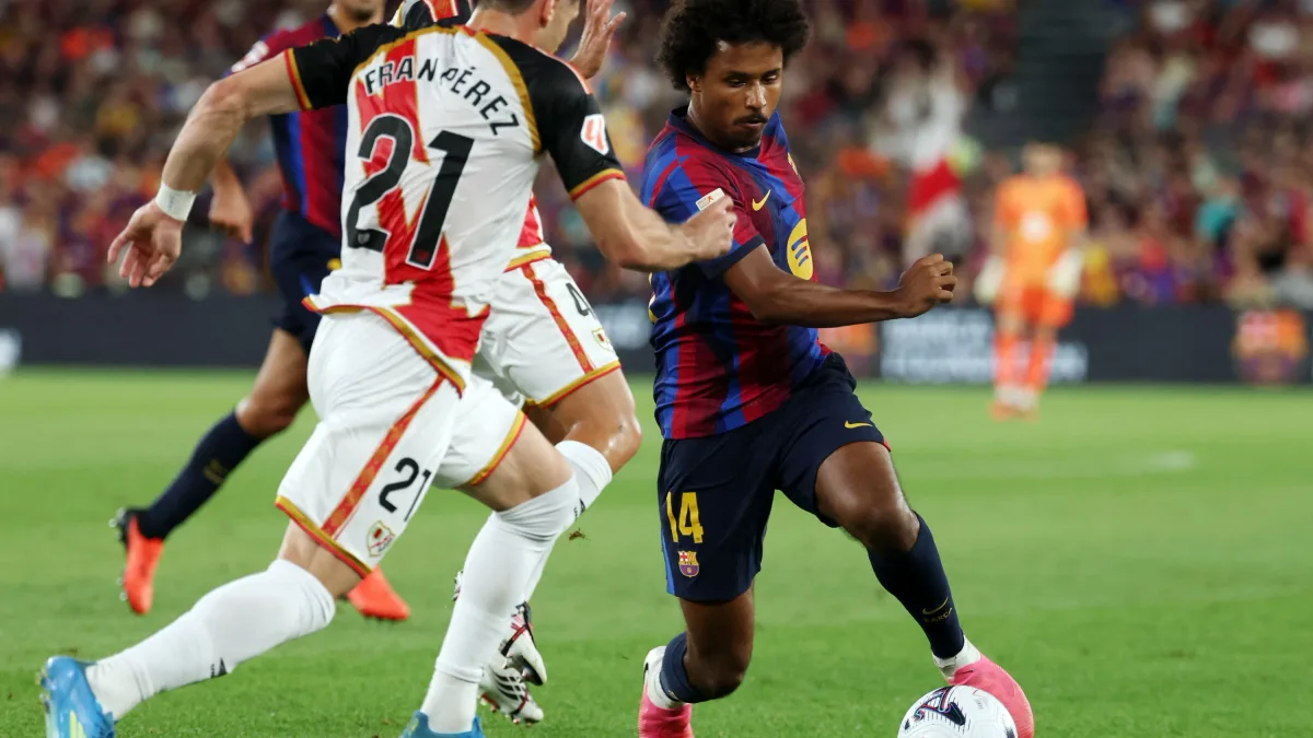 Flick-Team AUF Rang EINS: Adeyemi bereitet Tor bei deutlichem Barça-Sieg vor