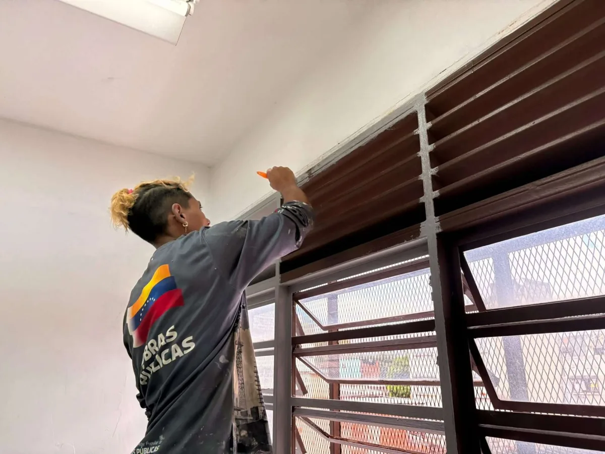 Avanzan labores de rehabilitación de escuelas en Caracas y Miranda