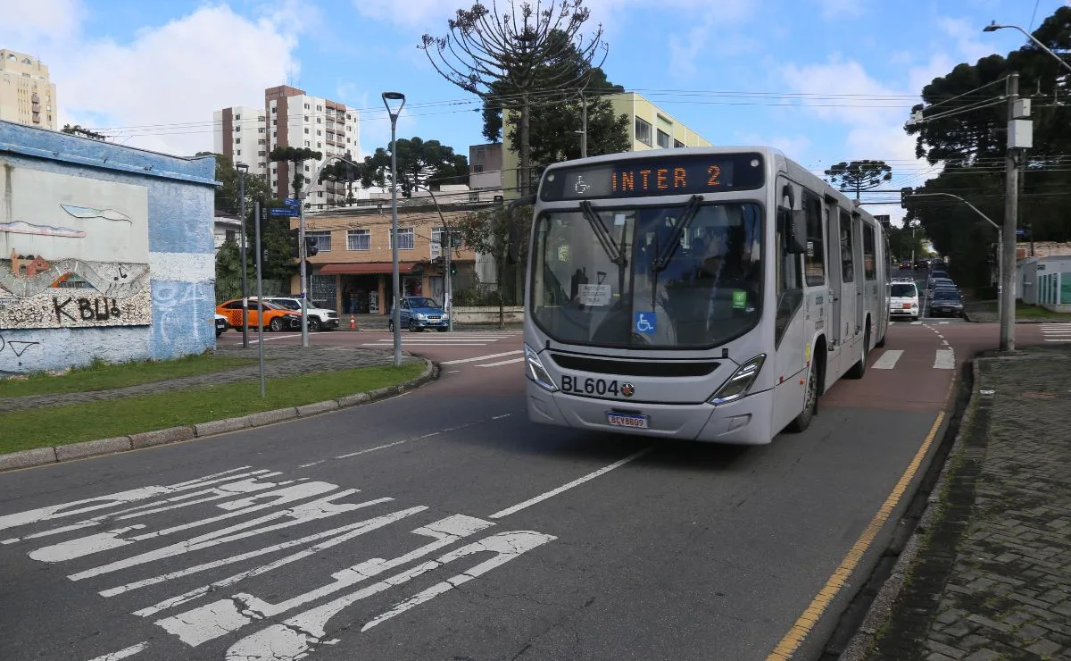 Rua General Mário Tourinho terá faixa bloqueada por 60 dias para obras em Curitiba