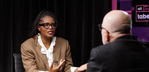 Djamila Ribeiro critica demora na decisão sobre aborto: 'Debate econômico'