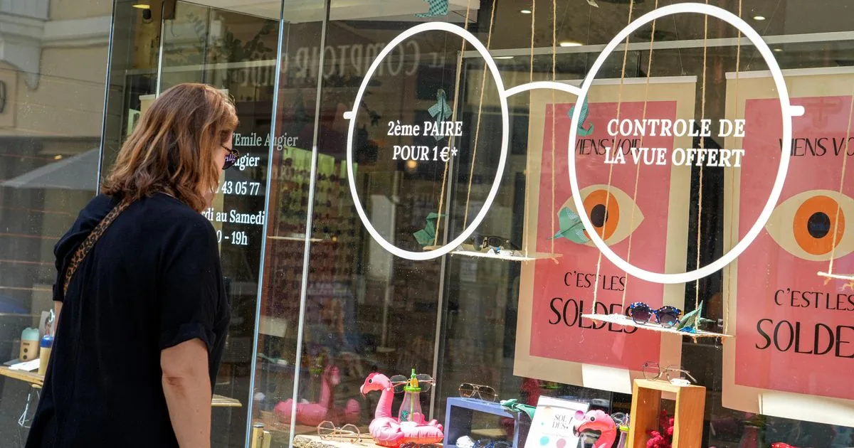 Surconsommation, fraudes, promos agressives : faut-il interdire la publicité sur les lunettes ? Un projet du gouvernement secoue les opticiens