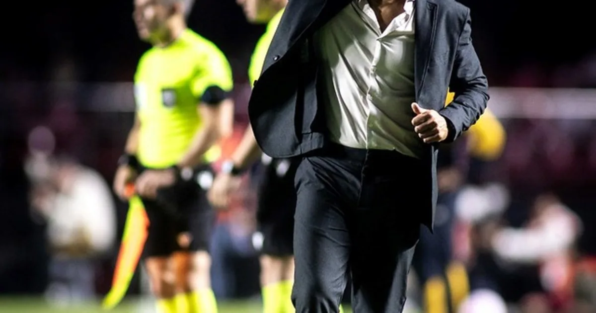 A días de la vuelta ante Boca: Vasco perdió por el Brasileirao y está a tres puntos del descenso, pero el DT avisó que no renunciará a ninguna competencia