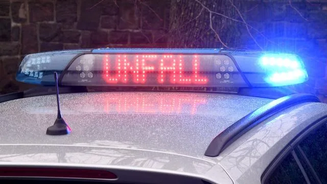 Notfälle: Autofahrer verunglückt auf B5 und stirbt