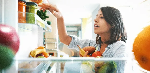Geladeira com mau cheiro? Nem sempre é só resto de comida; veja como limpar