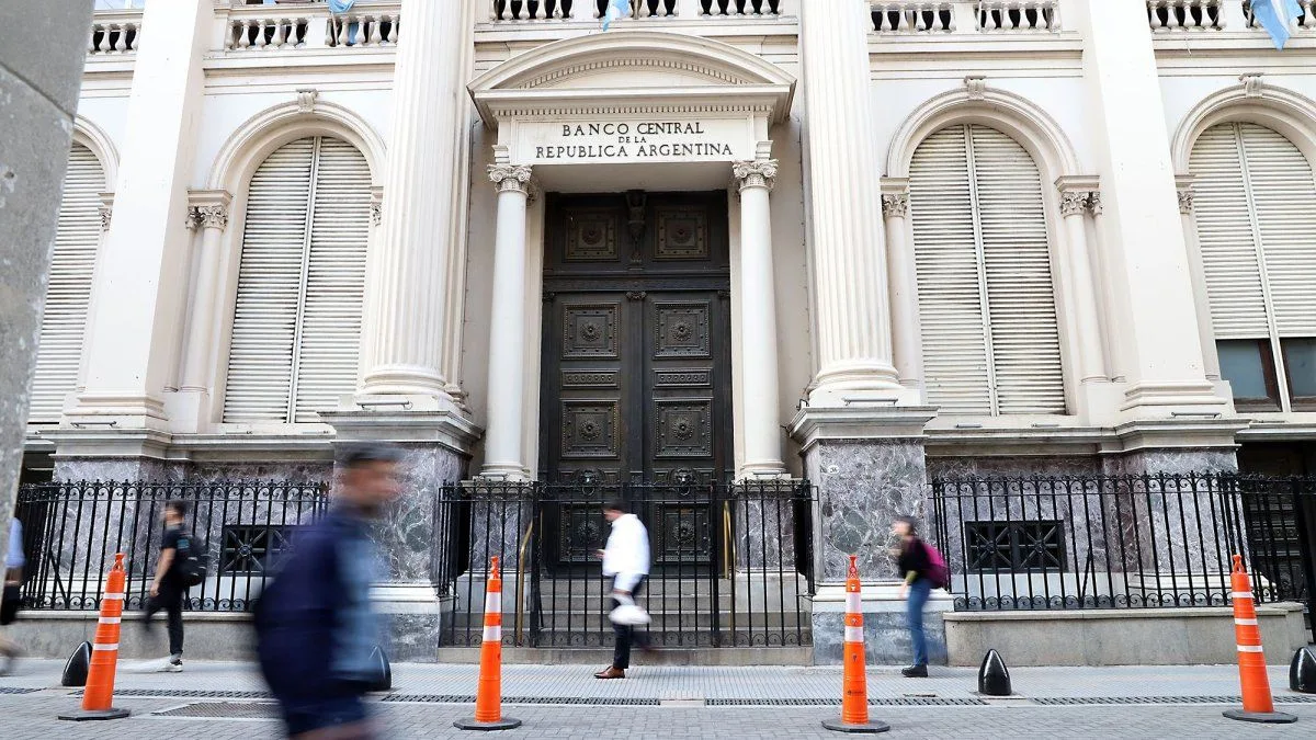 Dólar, tasas y crédito: el nuevo dilema del BCRA para contener al tipo de cambio sin enfriar la economía