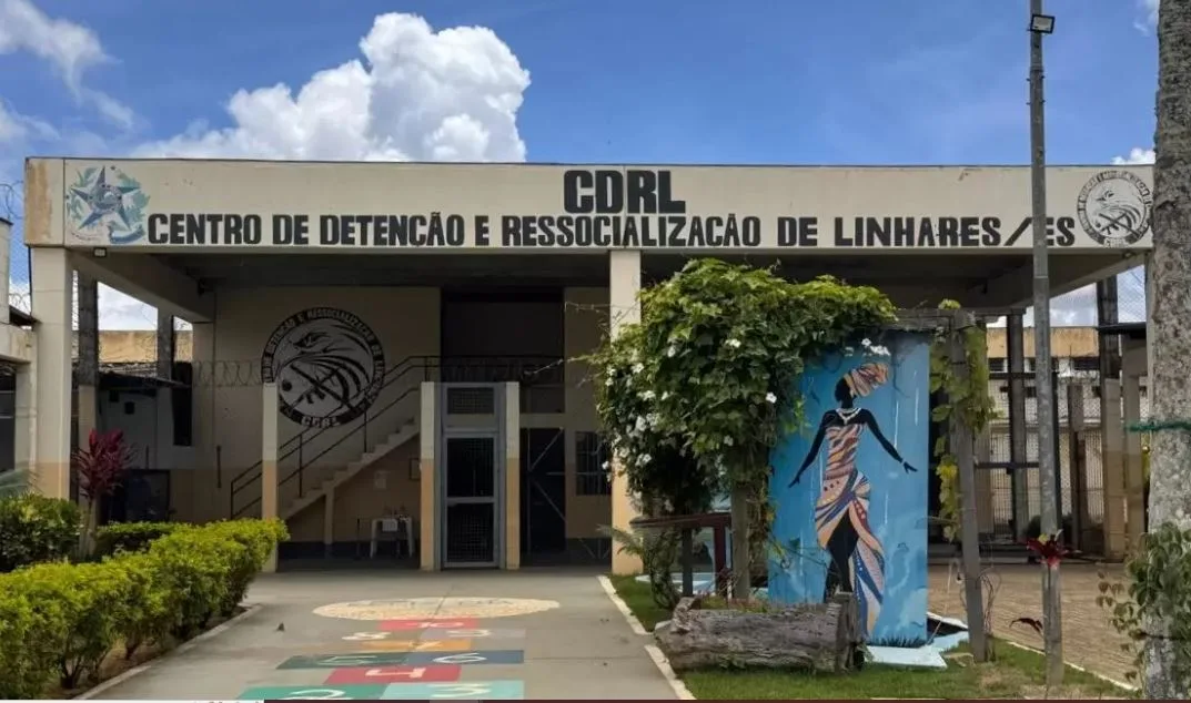 Detento foge de presídio e desaparece após entrar em mata em Linhares