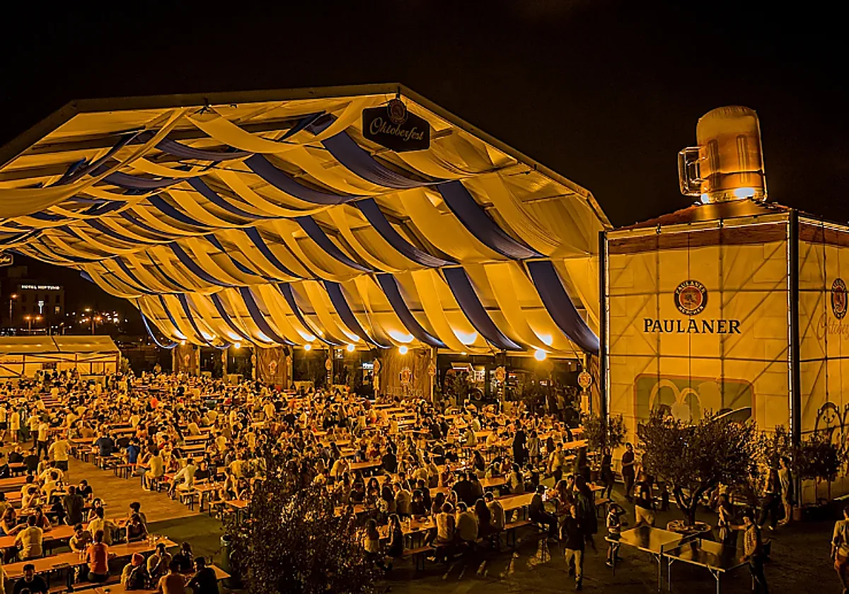 Oktoberfest cambia de recinto en Barcelona: dónde se celebra ahora y qué pagas al reservar una mesa