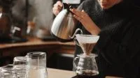 ‘Café da manhã dos campeões’: Anvisa alerta para perigos de misturar remédio e energético