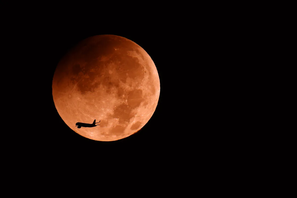 Las 15 imágenes más espectaculares del último gran eclipse de 2026