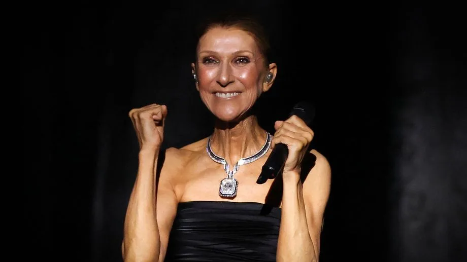 "Sublime", "géniale", "phénoménal" : de l'amour et de l'émotion au premier concert de Céline Dion à Paris