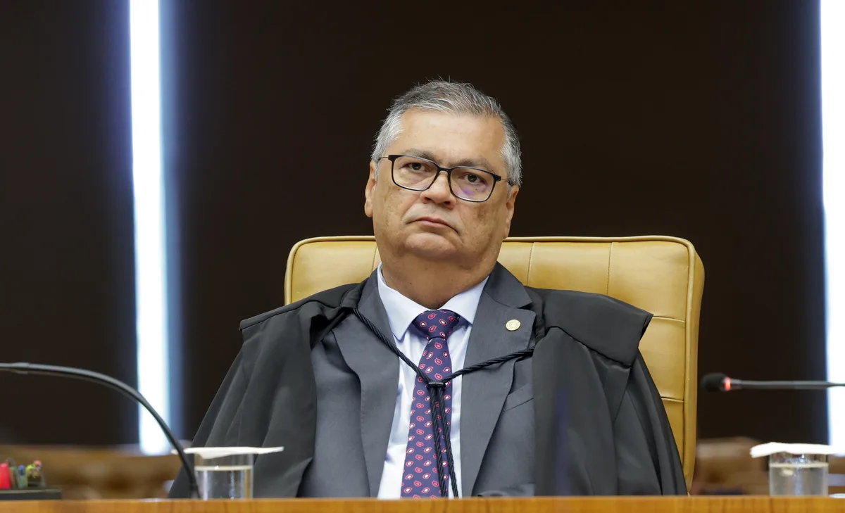Dino autoriza repasse de dados sobre filme de Bolsonaro à PF