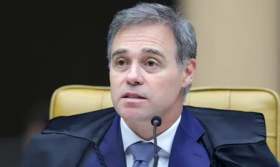Mendonça exige sessão pública presencial no STF após mensagens de Vorcaro a Moraes e Fachin deve definir data