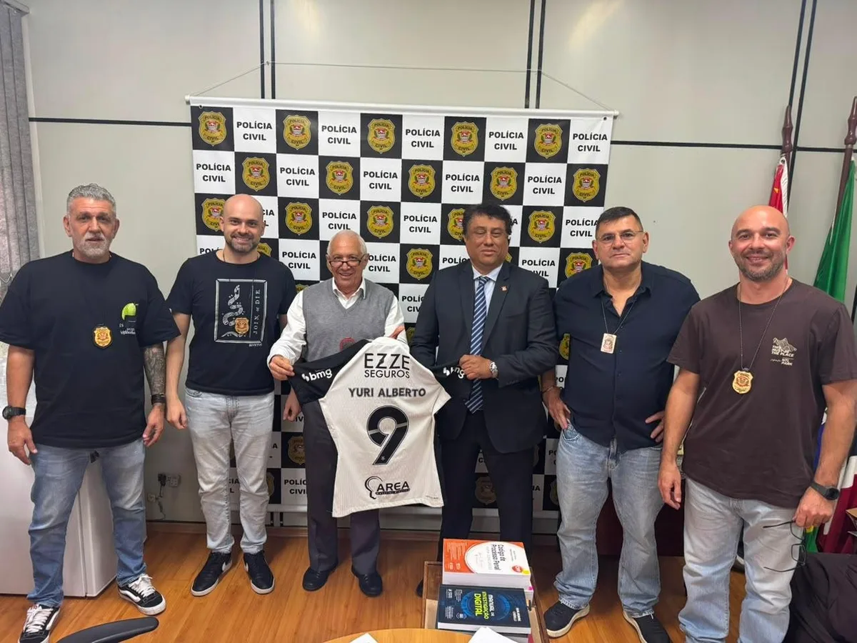 Polícia recupera camisa de Yuri Alberto furtada por torcedor no Memorial do Corinthians