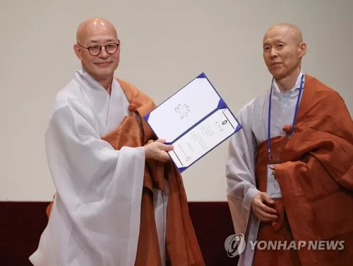'힙불교' 훈풍 속 연임 성공한 진우스님…'안정 속 도약' 모색
