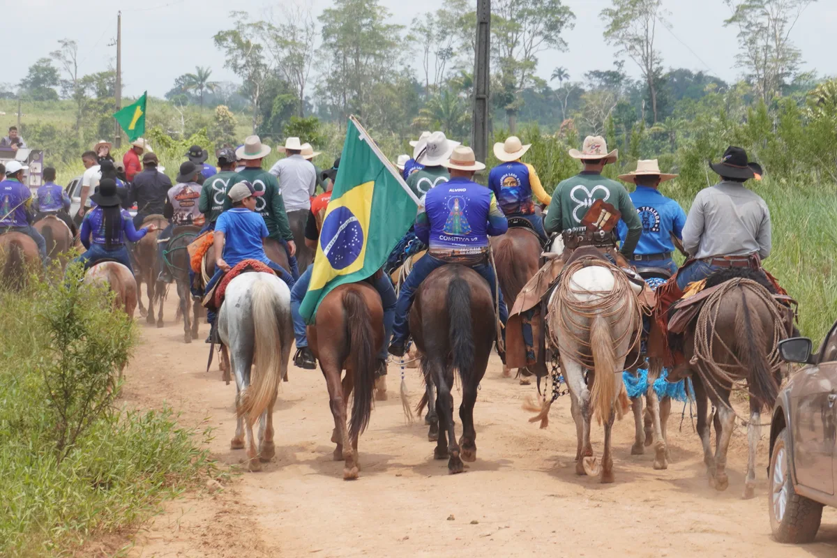 Cavalgada reúne vaqueiros e agricultores familiares em Alto Alegre, no interior de Roraima