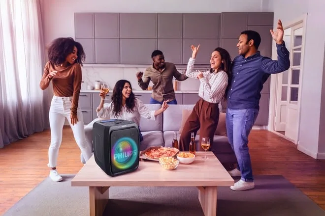 Philips lança no Brasil a caixa de som TAX3000M para quem ama cantar no karaokê