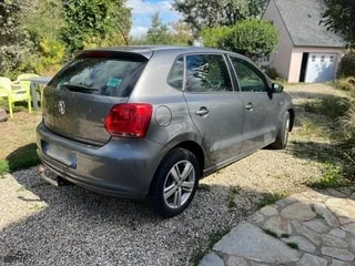 «Elle n’avait aucune solution»: leur mère est morte, piégée dans sa voiture, ils alertent sur le système de verrouillage