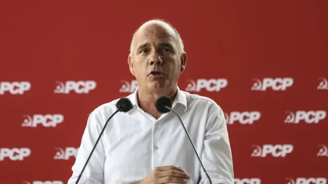PCP acusa PS e Chega de estarem unidos em "não beliscar" grupos económicos