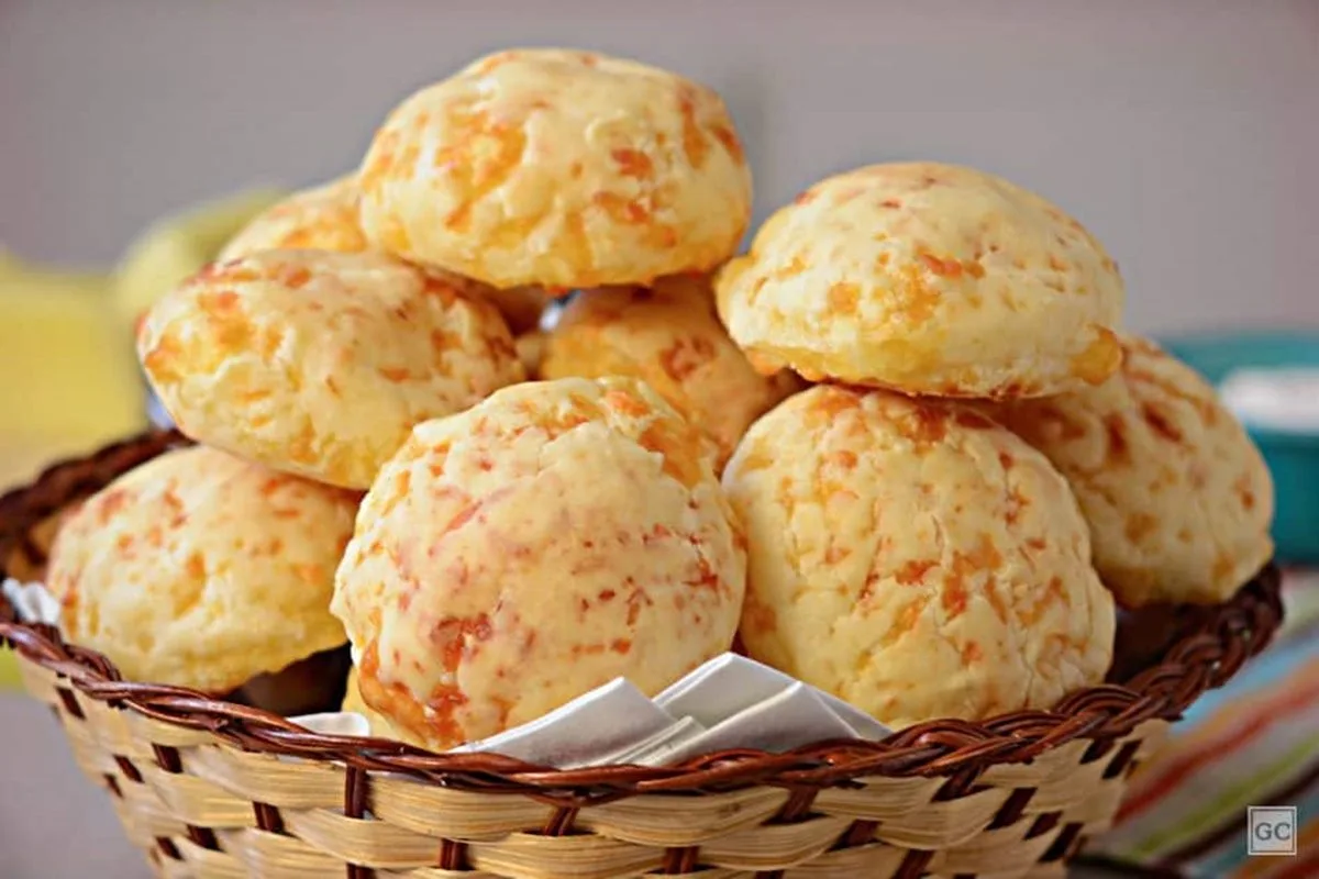 Dia do Pão de Queijo: Minas lidera e concentra 2/3 da produção no país