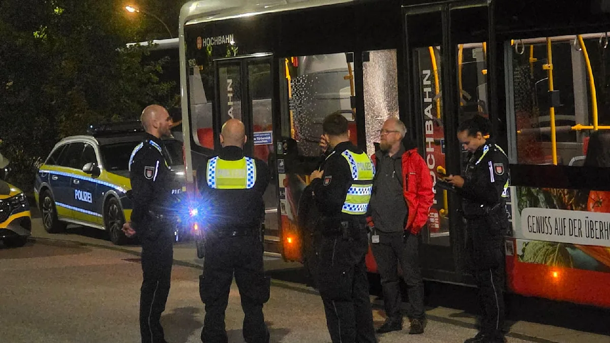 Streit unter Jugendlichen eskaliert - SEK überwältigt Bus-Schützen von Hamburg