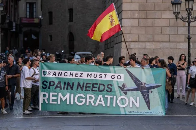 Los Comuns exigen a la Generalitat que sancione a los ultras de Save Europe Act