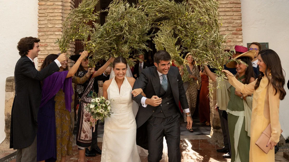 La romántica y emotiva boda que ha reunido en Marbella a la familia de Luis Astolfi, amigo íntimo de la infanta Elena