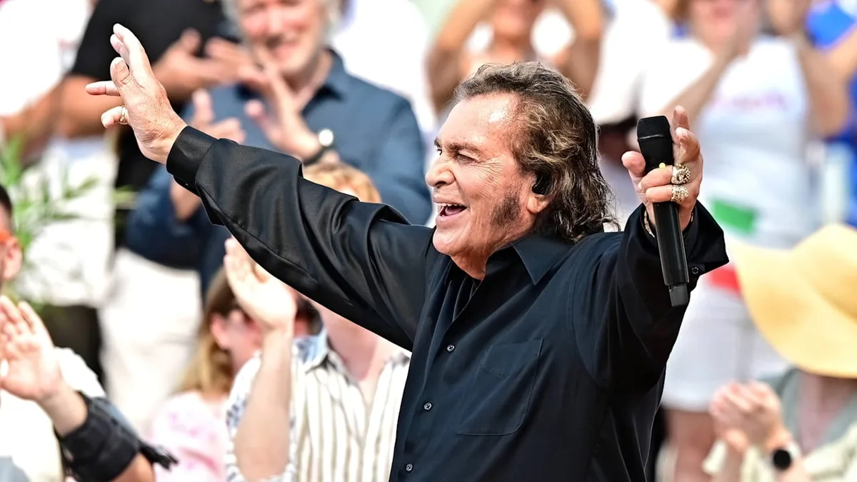 Gänsehautstimmung am Lerchenberg - Engelbert rockt mit 90 Jahren den „Fernsehgarten“