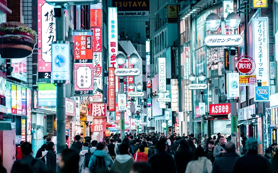 Comércio externo do Japão bate recordes em Julho mas défice persiste