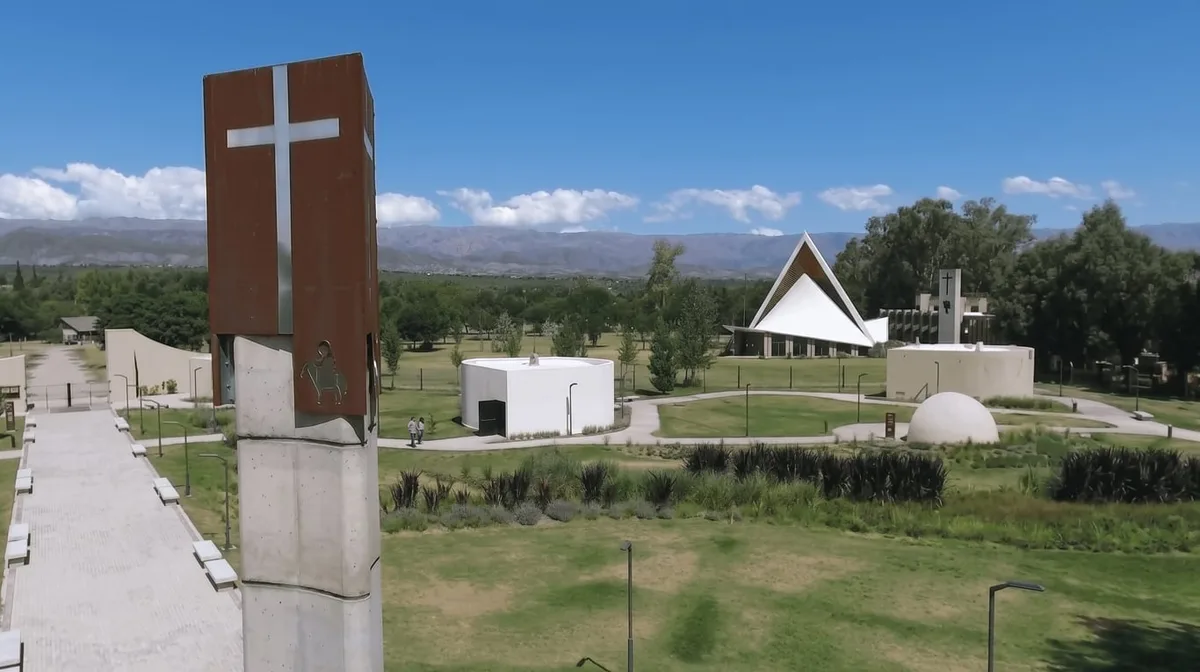 Tras los pasos del Cura Gaucho: un recorrido histórico y espiritual por el corazón de Traslasierra