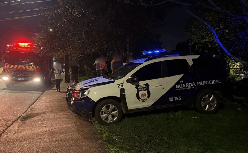 Idoso de 78 anos morre ao cair em córrego no Sítio Cercado em Curitiba; causa da queda será investigada