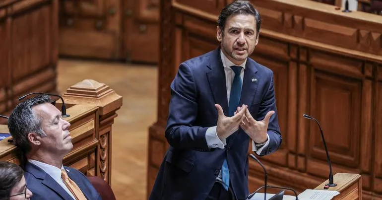 Lei das Bandeiras. Chega ameaça contribuir para reprovar PSD