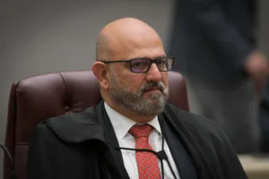 ICMS incidente em aquisições não gera crédito de PIS e Cofins, decide STJ