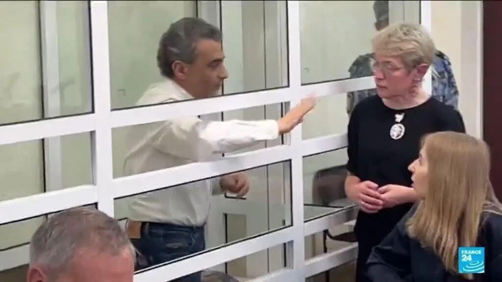 En Russie, le vice-président du parti anti-guerre condamné