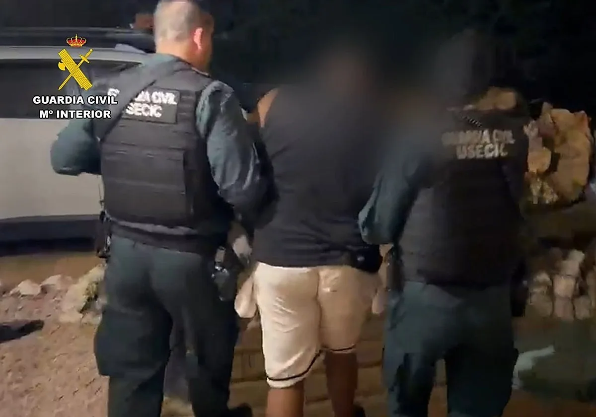 La casa rural de la droga: casi tres toneladas de cocaína y cuatro fusiles en Guadalajara