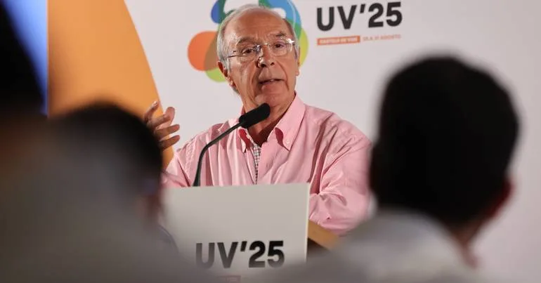 Mendes aconselha "humildade democrática" para reformas
