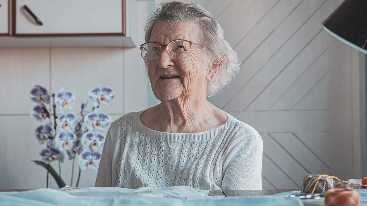 Aos 92 anos, bordadeira de SC mantém viva tradição dos imigrantes