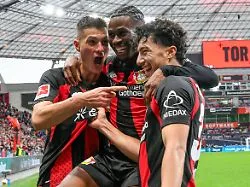 Keine Chance mehr für Klopp: Bayer Leverkusen feiert seinen "Käfig"-Wirtz