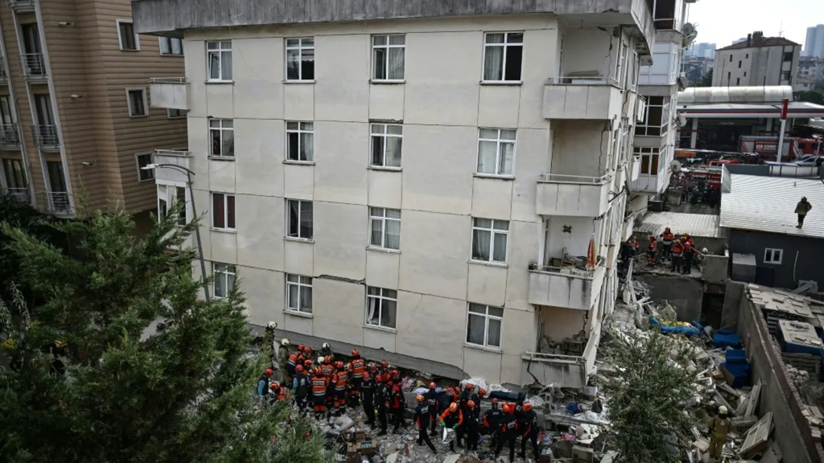Fünf Tote bei Teil-Einsturz von Gebäude in Istanbul