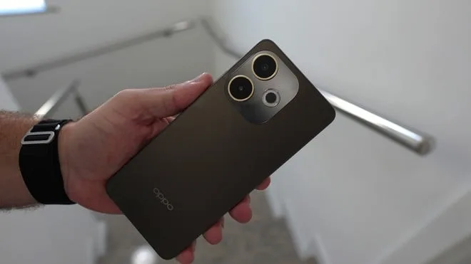 OPPO A5 Pro 5G com proteção militar e bateria de 5.800 mAh fica mais barato