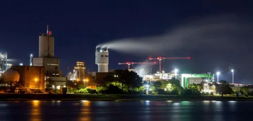 Rhein-Niedrigwasser: BASF drosselt in Ludwigshafen erste Anlagen